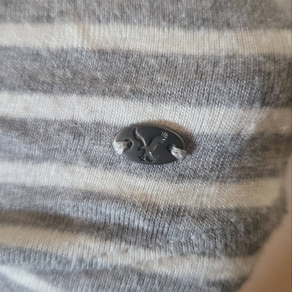 American Eagle- Soft & Sexy- Striped Gray and White Tank Top- Size Medium - Picture 3 of 9